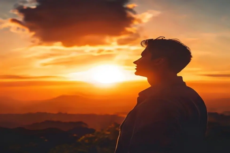 Imagem de um amanhecer representando novos começos financeiros